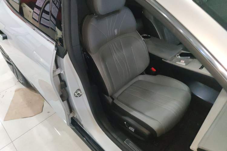 Used Geely Galaxy E8 2024 665 km Range Rear-Drive Starship Long-Range Version Right Front Seat