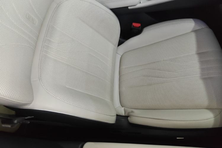Used Geely Galaxy E8 2024 665 km Range Rear-Drive Starship Long-Range Version Right Front Seat