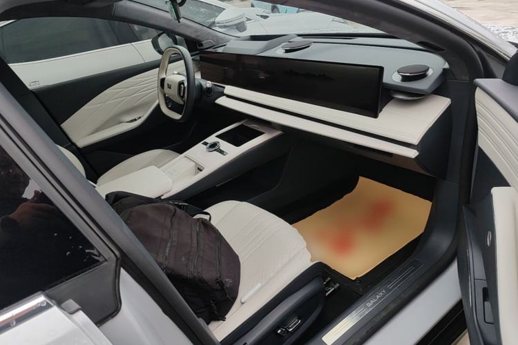 Used Geely Galaxy E8 2024 665 km Range Rear-Drive Starship Long-Range Version Right Front Seat