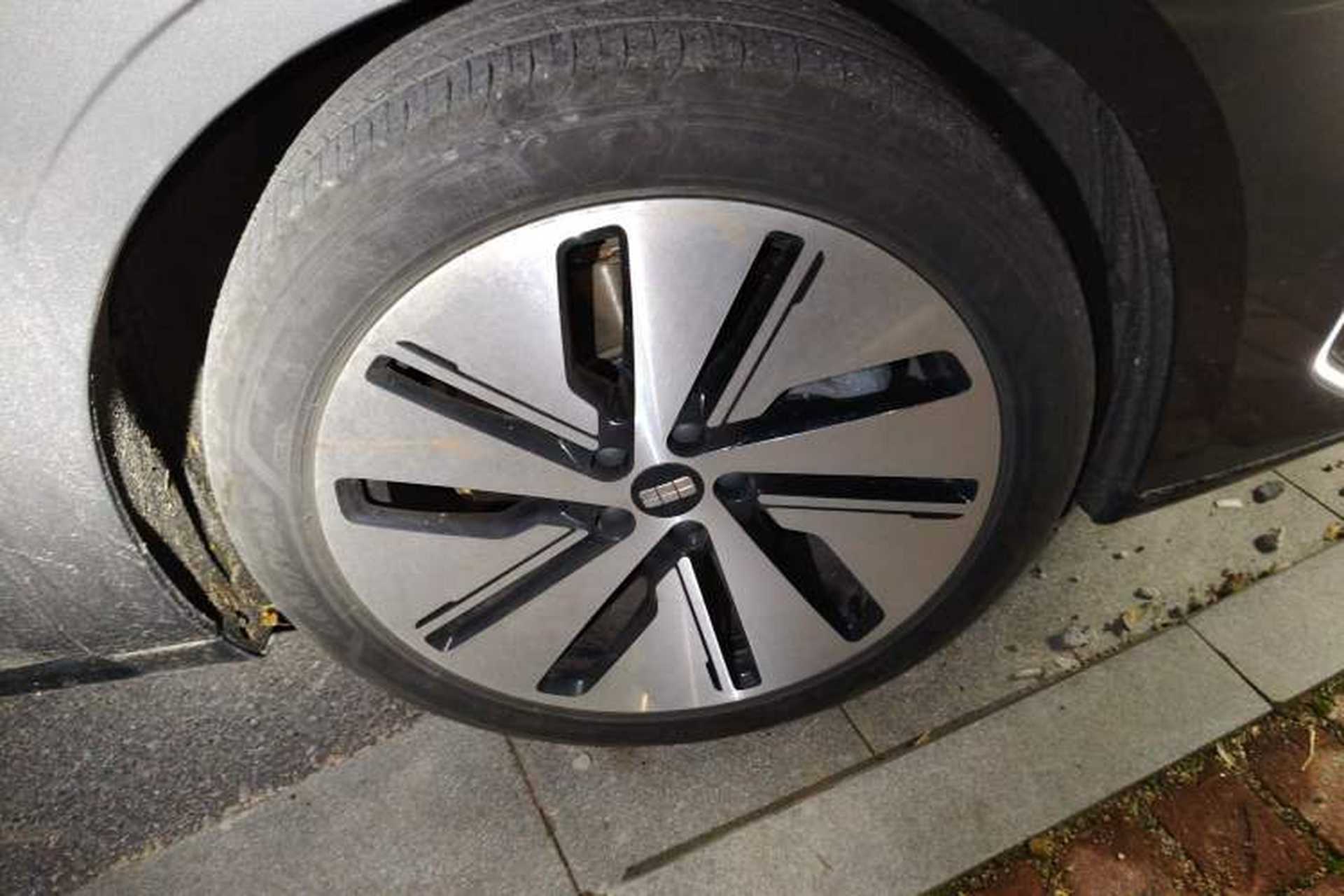 Used Geely Galaxy E8 2024 665 km Range Rear-Drive Starship Long-Range Version Right Front Wheel Hub