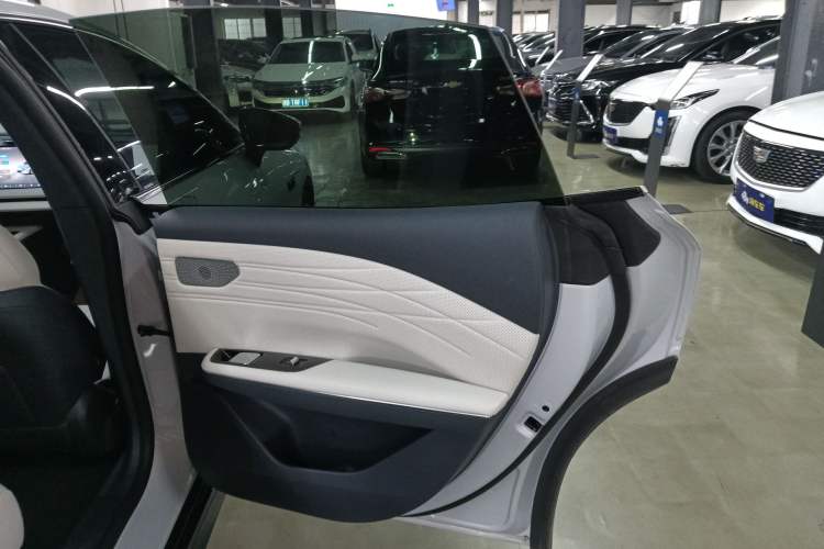 Used Geely Galaxy E8 2024 665 km Range Rear-Drive Starship Long-Range Version Right Rear Door Interior