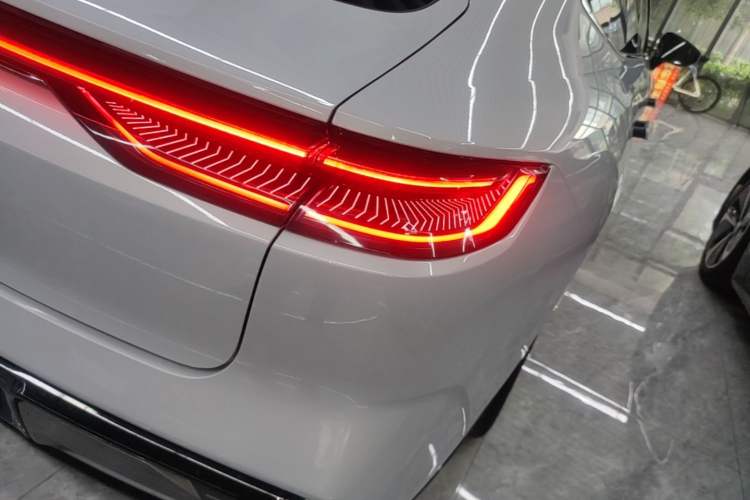 Used Geely Galaxy E8 2024 550 km Range Rear-Drive MAX Right Rear Taillight