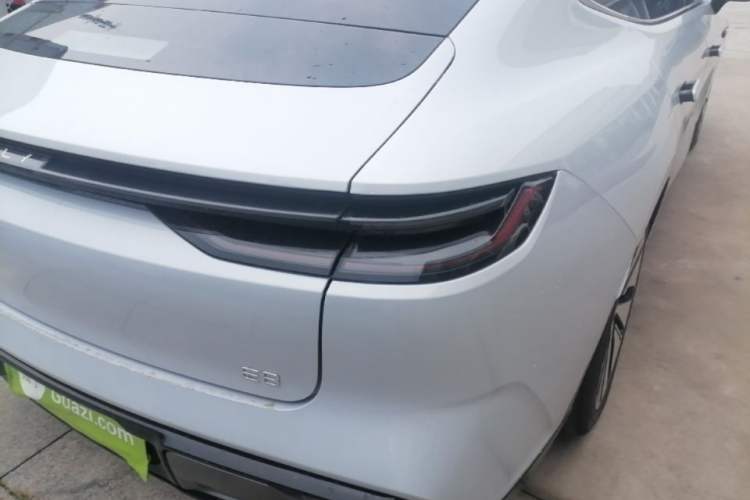 Used Geely Galaxy E8 2024 665 km Range Rear-Drive Starship Intelligent Driving Version Right Rear Taillight