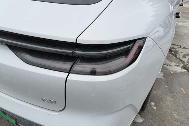 Used Geely Galaxy E8 2024 550 km Range Rear-Drive Dragon Edition Right Rear Taillight