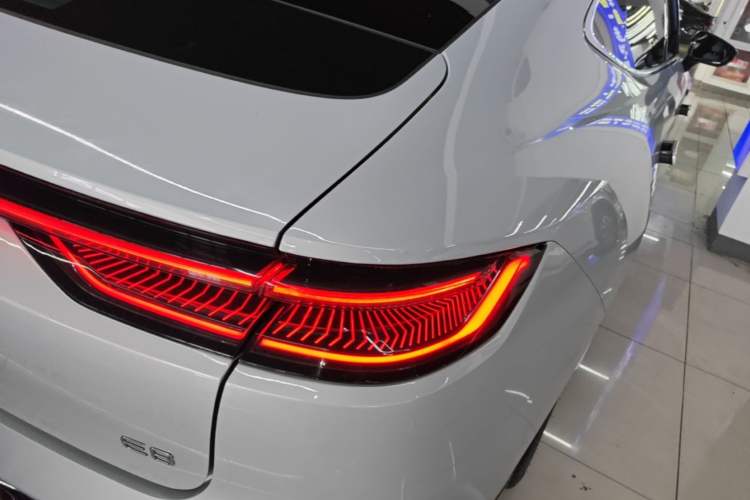 Used Geely Galaxy E8 2024 665 km Range Rear-Drive Starship Long-Range Version Right Rear Taillight