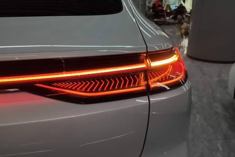 Used Geely Galaxy E8 2024 550 km Range Rear-Drive MAX Right Rear Taillight