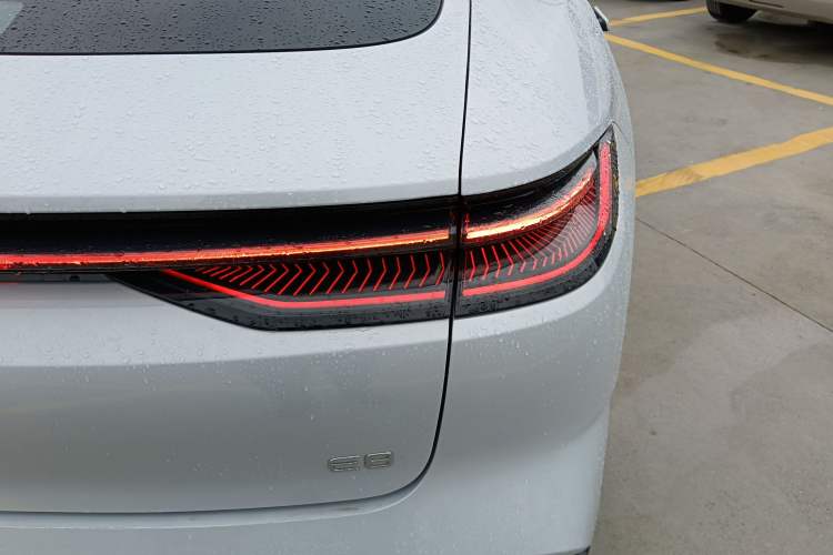 Used Geely Galaxy E8 2024 550 km Range Rear-Drive MAX Right Rear Taillight