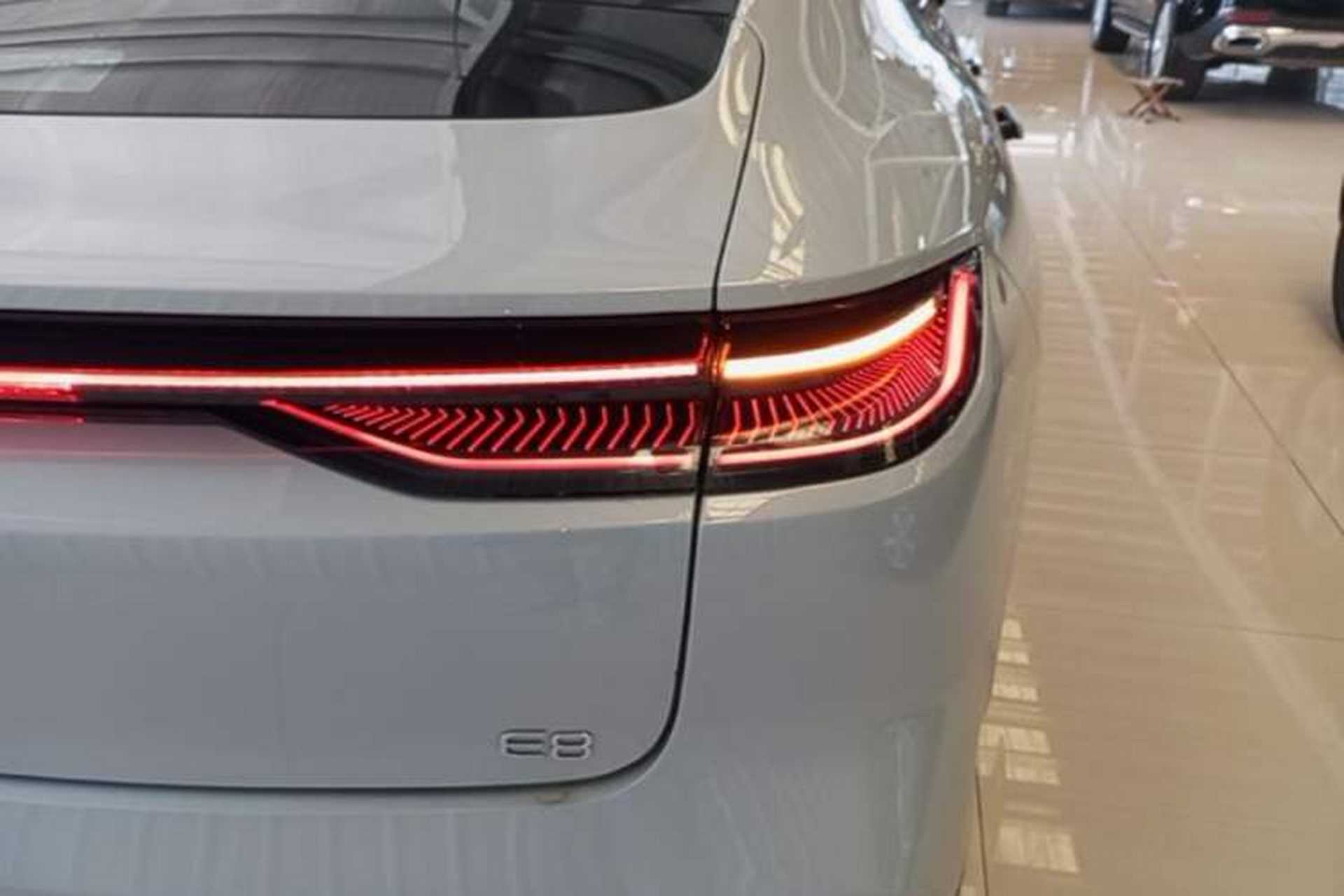 Used Geely Galaxy E8 2024 550 km Range Rear-Wheel-Drive PRO Right Rear Taillight