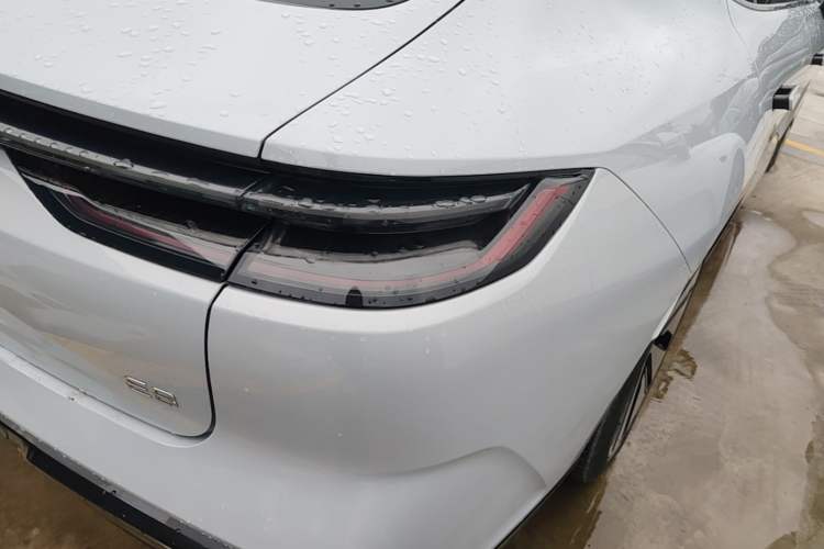 Used Geely Galaxy E8 2024 665 km Range Rear-Drive Starship Long-Range Version Right Rear Taillight