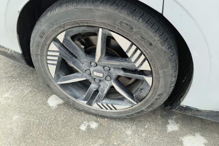 Used Geely Galaxy E8 2024 550 km Range Rear-Drive Dragon Edition Right Rear Wheel Hub