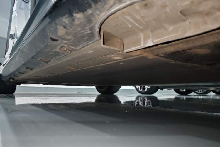 Used Geely Galaxy E8 2024 550 km Range Rear-Drive MAX Right Side Sill