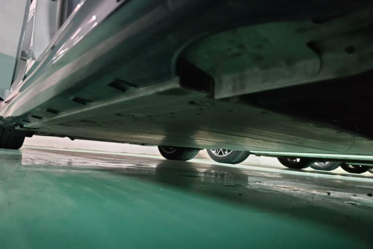 Used Geely Galaxy E8 2024 665 km Range Rear-Drive Starship Long-Range Version Right Side Sill