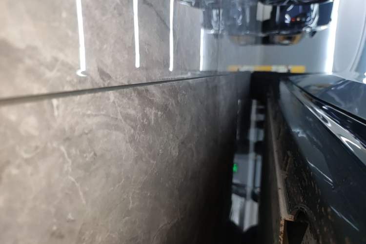 Used Geely Galaxy E8 2024 550 km Range Rear-Drive MAX Right Side Sill