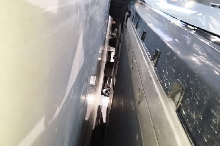 Used Geely Galaxy E8 2024 550 km Range Rear-Drive MAX Right Side Sill
