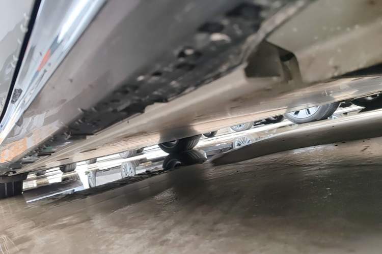 Used Geely Galaxy E8 2024 665 km Range Rear-Drive Starship Long-Range Version Right Side Sill