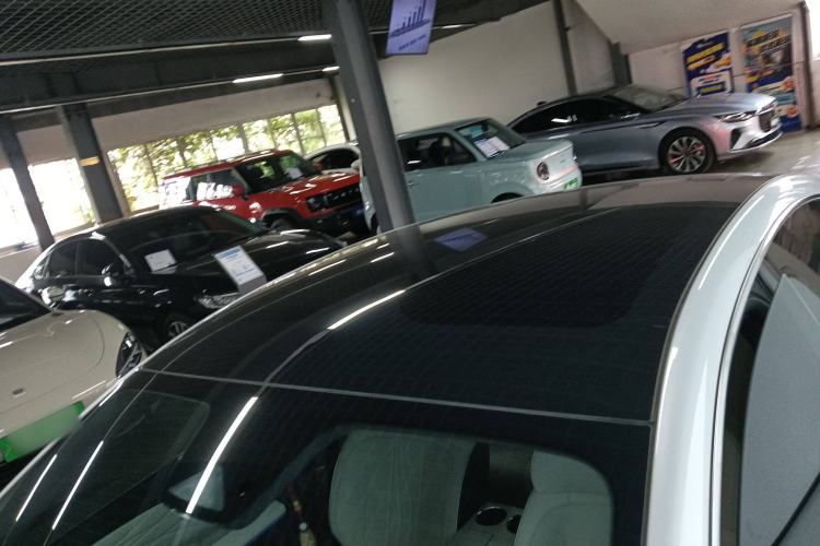 Used Geely Galaxy E8 2024 665 km Range Rear-Drive Starship Long-Range Version Roof