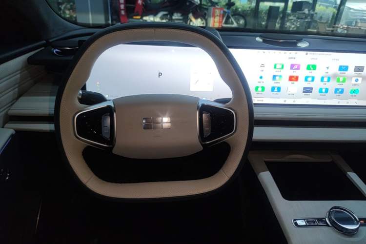 Used Geely Galaxy E8 2024 550 km Range Rear-Drive MAX Steering Wheel