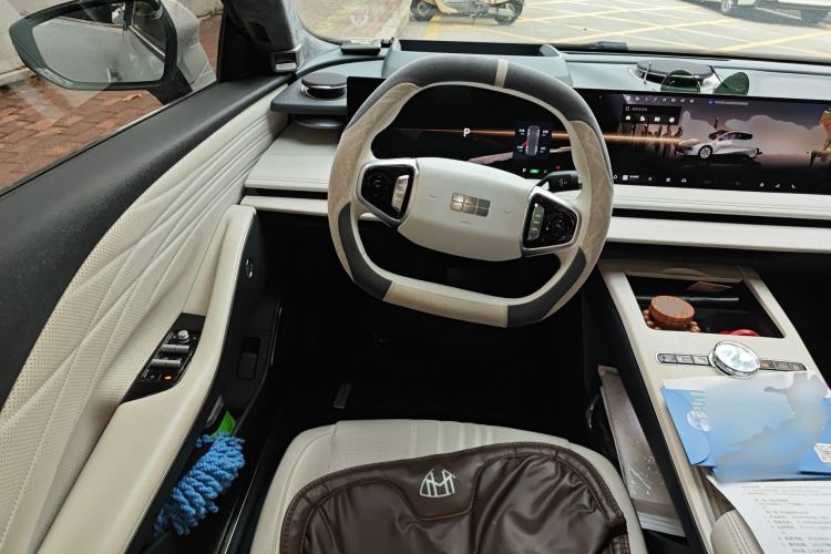 Used Geely Galaxy E8 2024 665 km Range Rear-Drive Starship Long-Range Version Steering Wheel