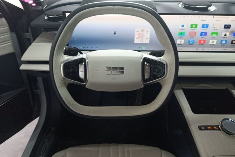 Used Geely Galaxy E8 2024 665 km Range Rear-Drive Starship Long-Range Version Steering Wheel