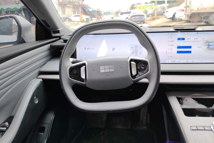 Used Geely Galaxy E8 2024 665 km Range Rear-Drive Starship Long-Range Version Steering Wheel