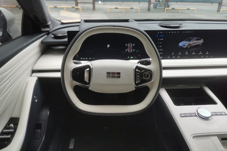 Used Geely Galaxy E8 2024 665 km Range Rear-Drive Starship Long-Range Version Steering Wheel