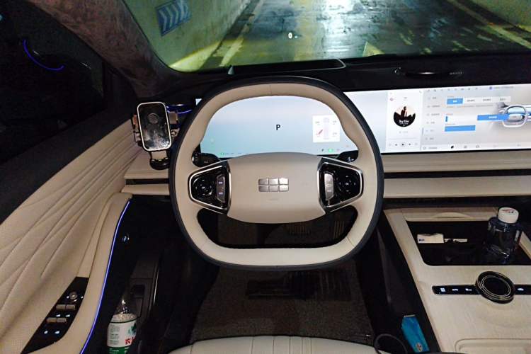 Used Geely Galaxy E8 2024 550 km Range Rear-Drive MAX Steering Wheel