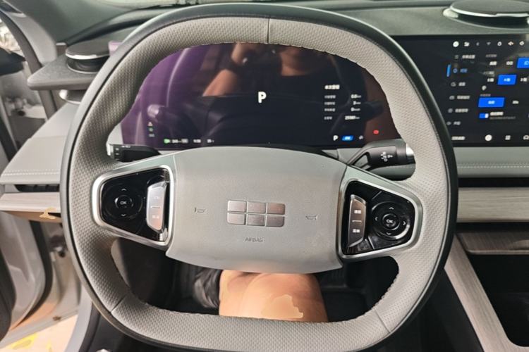 Used Geely Galaxy E8 2024 550 km Range Rear-Wheel-Drive PRO Steering Wheel