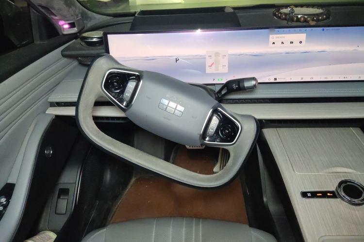 Used Geely Galaxy E8 2024 665 km Range Rear-Drive Starship Long-Range Version Steering Wheel