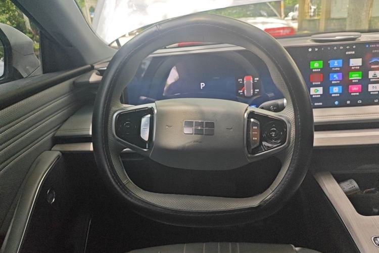 Used Geely Galaxy E8 2024 550 km Range Rear-Wheel-Drive PRO Steering Wheel