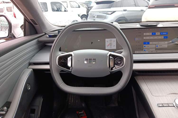 Used Geely Galaxy E8 2024 550 km Range Rear-Drive MAX Steering Wheel