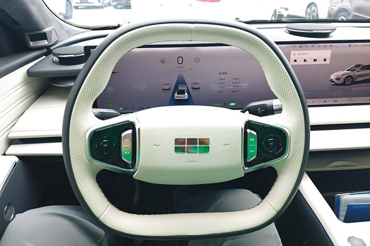 Used Geely Galaxy E8 2024 665 km Range Rear-Drive Starship Long-Range Version Steering Wheel