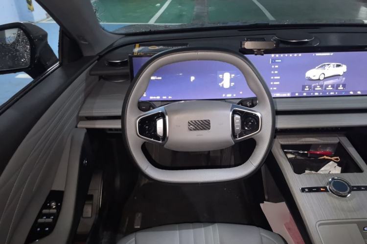 Used Geely Galaxy E8 2024 550 km Range Rear-Drive Dragon Edition Steering Wheel