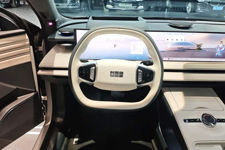 Used Geely Galaxy E8 2024 665 km Range Rear-Drive Starship Long-Range Version Steering Wheel