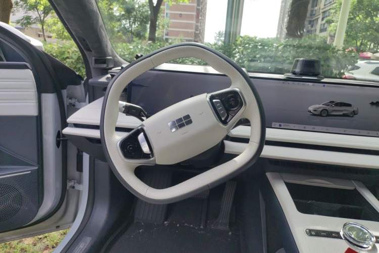 Used Geely Galaxy E8 2024 665 km Range Rear-Drive Starship Long-Range Version Steering Wheel