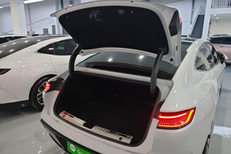 Used Geely Galaxy E8 2024 550 km Range Rear-Drive MAX Trunk