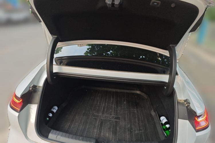 Used Geely Galaxy E8 2024 665 km Range Rear-Drive Starship Long-Range Version Trunk