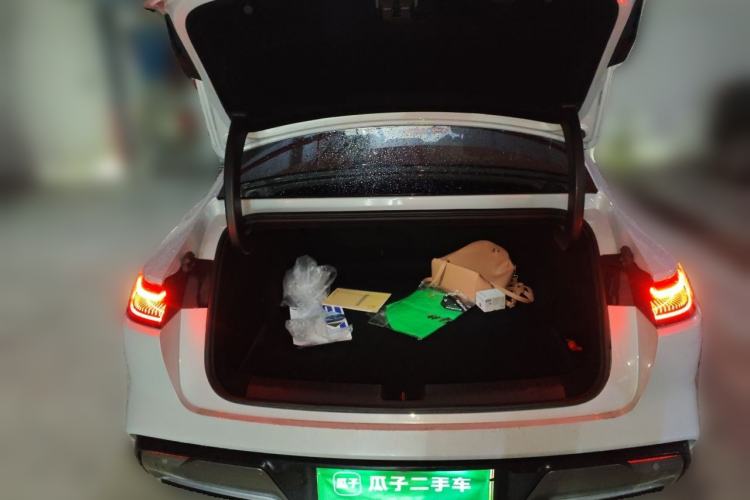 Used Geely Galaxy E8 2024 665 km Range Rear-Drive Starship Long-Range Version Trunk