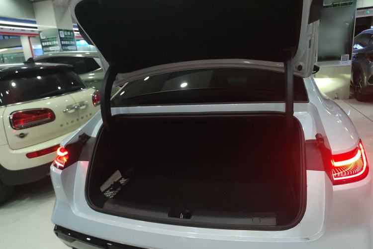 Used Geely Galaxy E8 2024 665 km Range Rear-Drive Starship Long-Range Version Trunk
