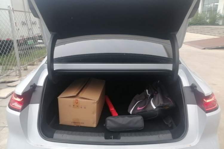 Used Geely Galaxy E8 2024 665 km Range Rear-Drive Starship Intelligent Driving Version Trunk