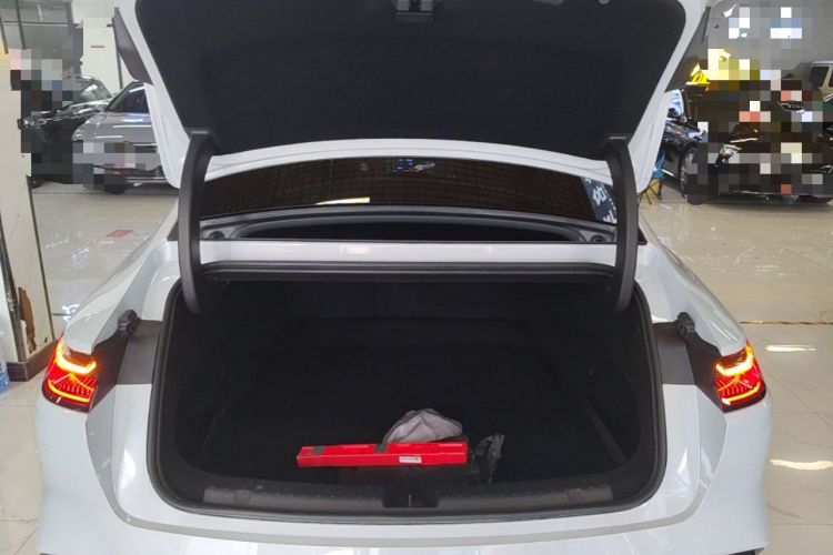 Used Geely Galaxy E8 2024 665 km Range Rear-Drive Starship Long-Range Version Trunk