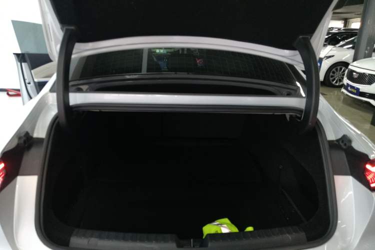 Used Geely Galaxy E8 2024 665 km Range Rear-Drive Starship Long-Range Version Trunk