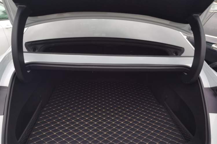 Used Geely Galaxy E8 2024 665 km Range Rear-Drive Starship Long-Range Version Trunk