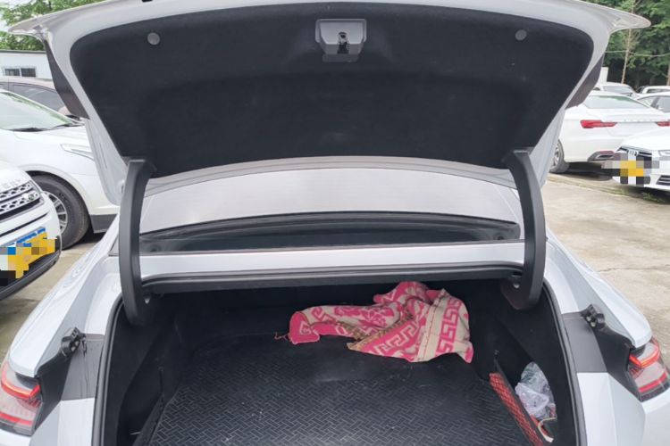 Used Geely Galaxy E8 2024 550 km Range Rear-Drive Dragon Edition Trunk
