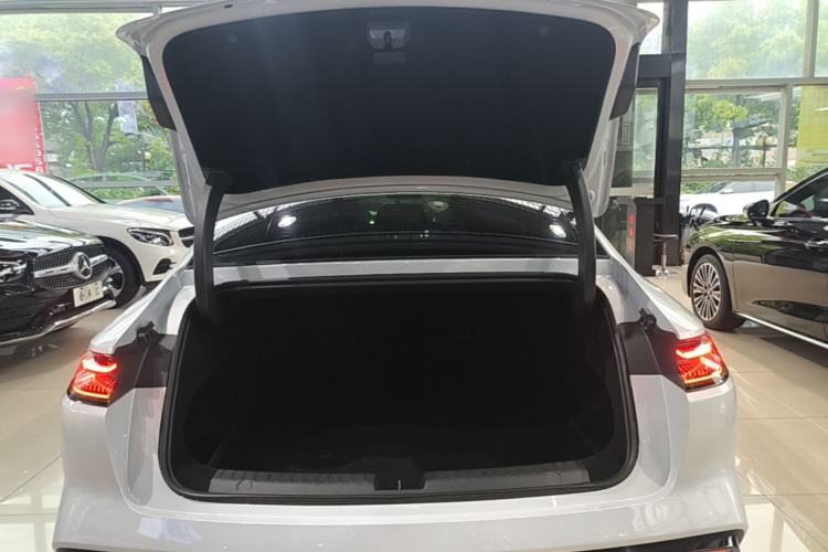 Used Geely Galaxy E8 2024 550 km Range Rear-Drive Dragon Edition Trunk