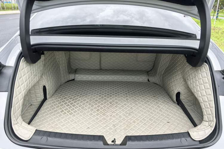 Used Geely Galaxy E8 2024 665 km Range Rear-Drive Starship Long-Range Version Trunk