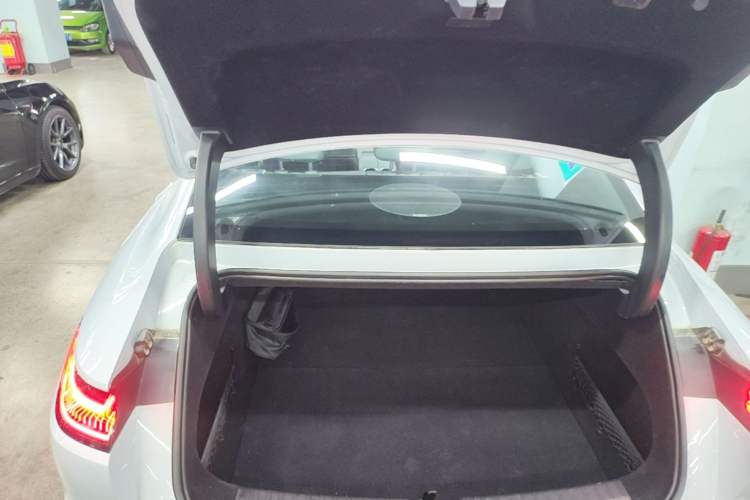 Used Geely Galaxy E8 2024 550 km Range Rear-Drive MAX Trunk