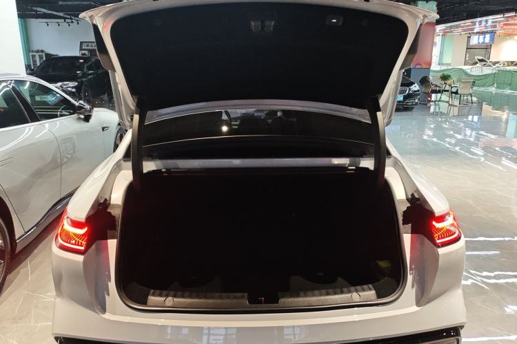 Used Geely Galaxy E8 2024 665 km Range Rear-Drive Starship Long-Range Version Trunk