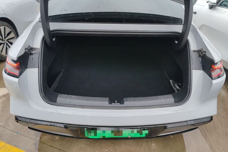 Used Geely Galaxy E8 2024 665 km Range Rear-Drive Starship Long-Range Version Trunk