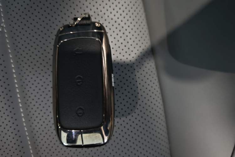 Used Geely Galaxy E8 2024 550 km Range Rear-Drive MAX Vehicle Key