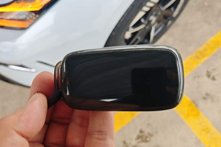 Used Geely Galaxy E8 2024 550 km Range Rear-Wheel-Drive PRO Vehicle Key